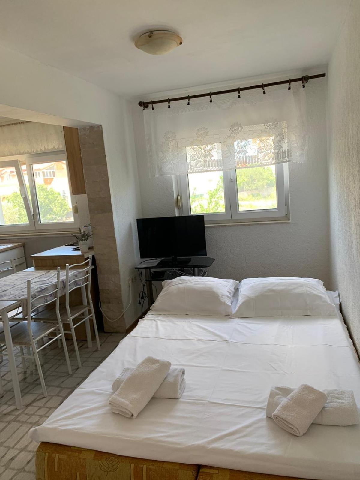 Apartmani Kutlesa Vodice Kültér fotó