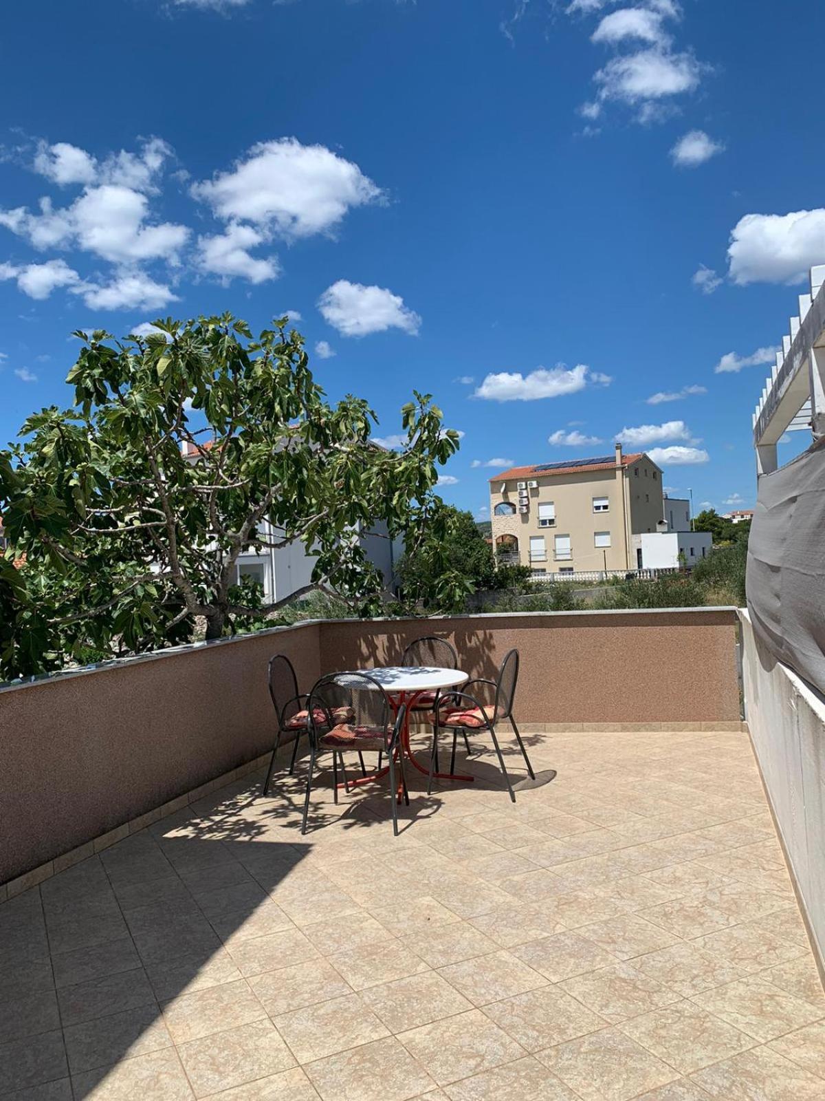 Apartmani Kutlesa Vodice Kültér fotó